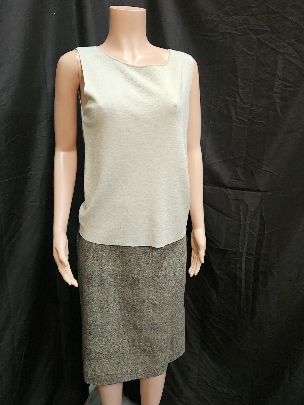 A120 Ellen Tracy Light Sage Sleeveless Blouse L & Skirt Size 14
